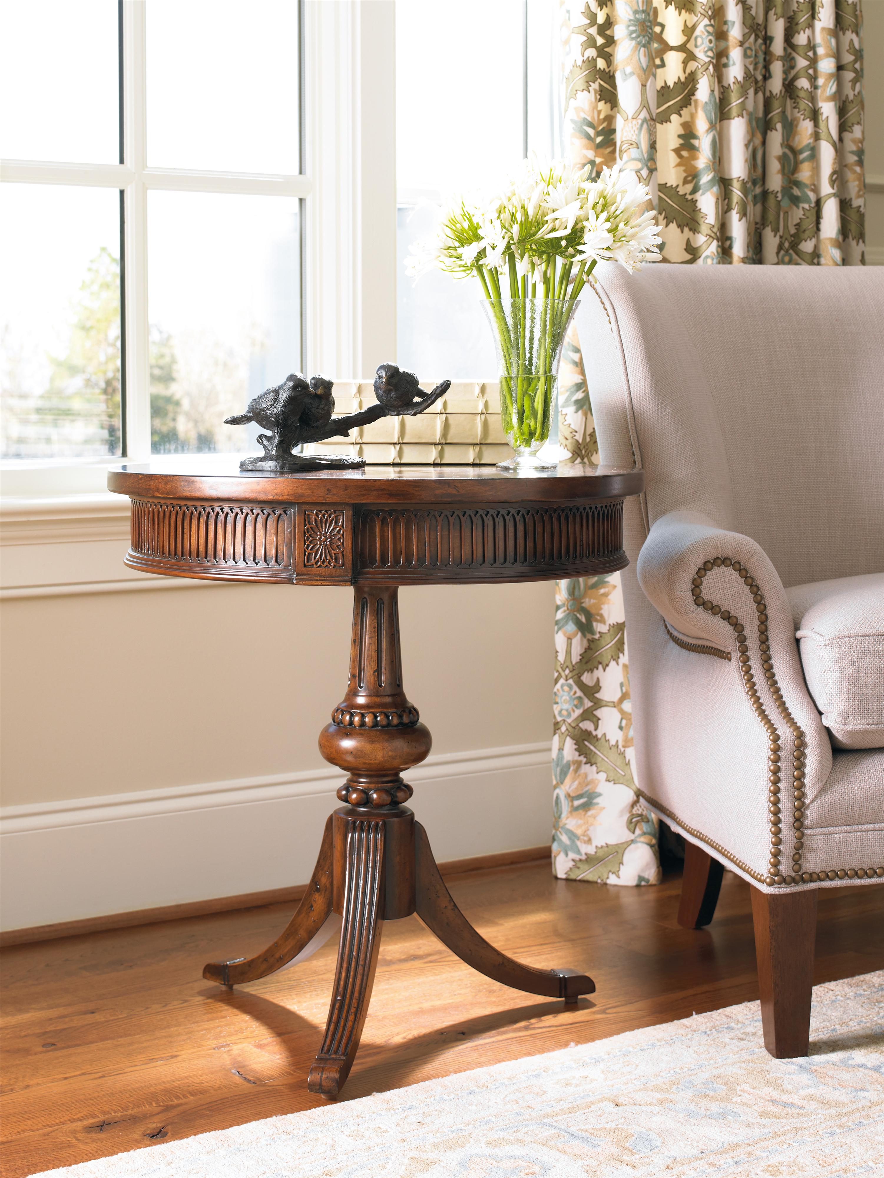 Hooker Furniture Living Room Accents Round Accent Table with Ornate Pedestal and Spider Base